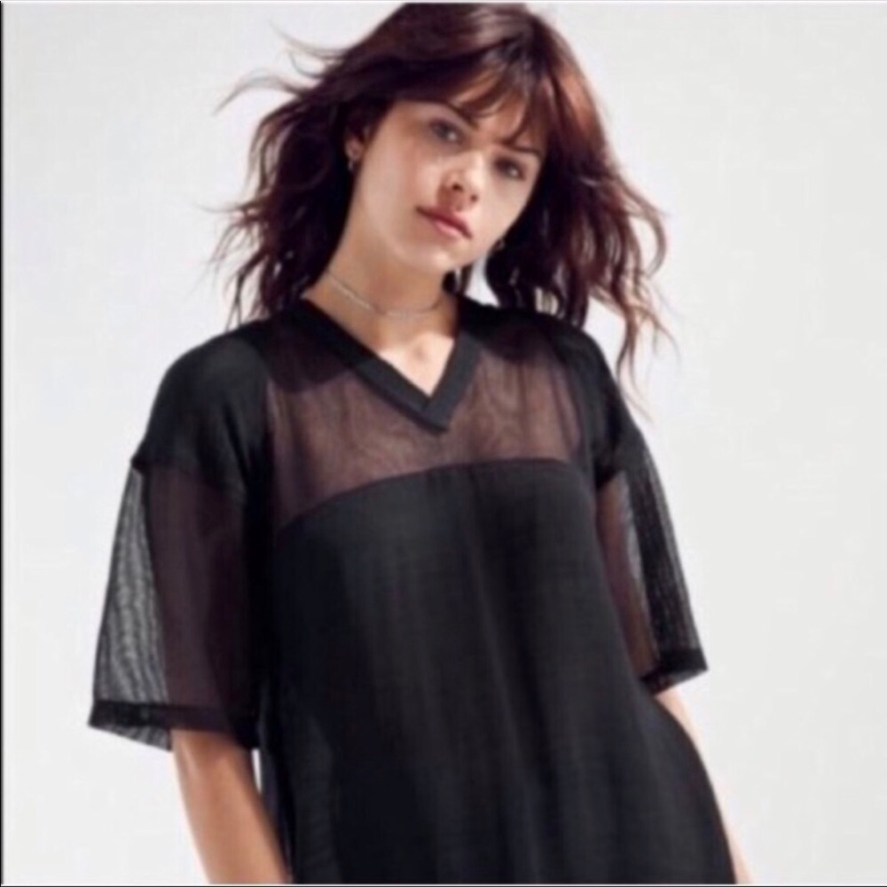UP Mesh panelled Top